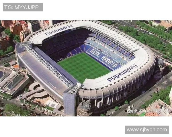 足球传奇球星的辉煌历程与影响力解析:从球场到历史的跨越 足球传奇球星的辉煌历程与影响力解析:从球场到历史的跨越